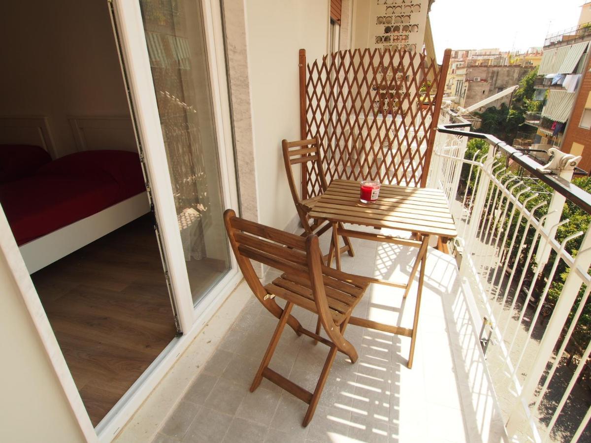 Bella Vita Rooms Napoli Bagian luar foto